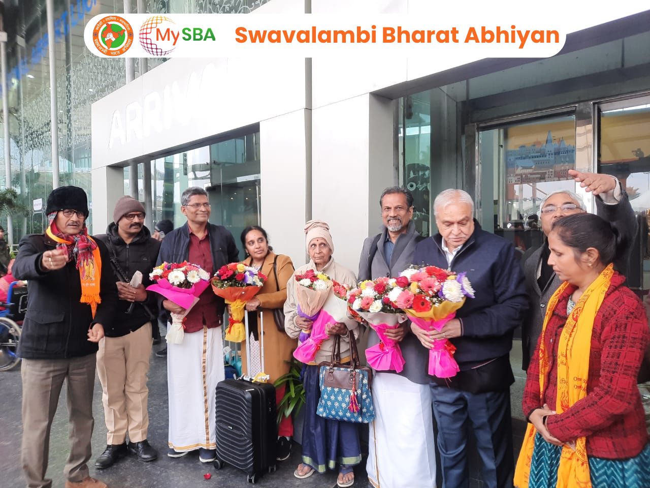 You are currently viewing All India Convenor, Shri Sundaram ji was given a grand welcome at Lucknow Airport, along with Padma Shri Shridhar Vembu ji